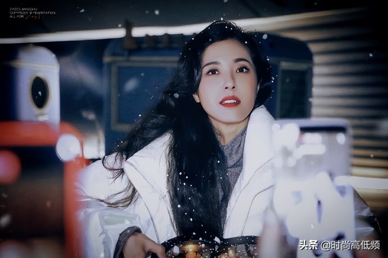 这些女明星年过40依然很美(看看她们就知道怎么穿搭了)