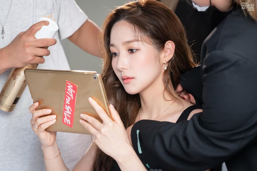 朴敏英个人资料写真作品