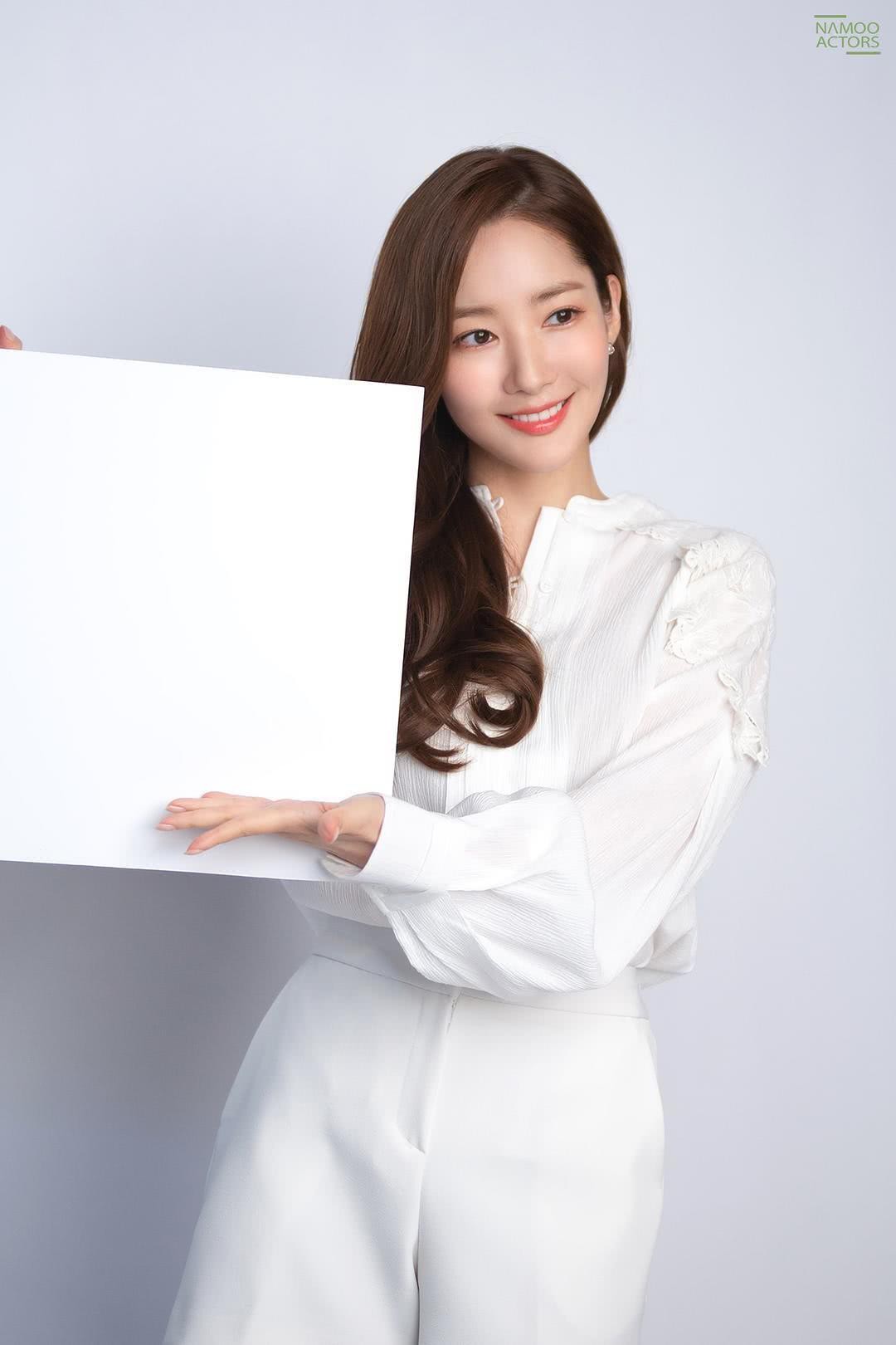 朴敏英个人资料写真作品