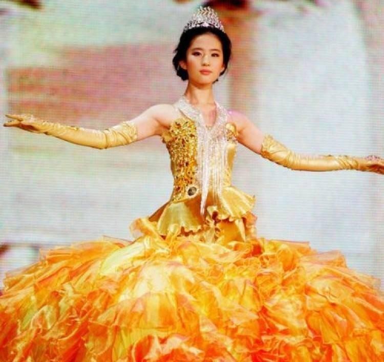 唐嫣成为金鹰女神(七届金鹰女神大PK)