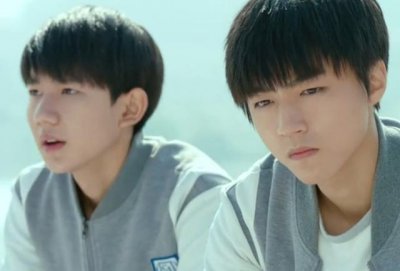 ​李小璐门缝无意中看到薛之谦唐禹哲接吻, 她的表情说明了一切