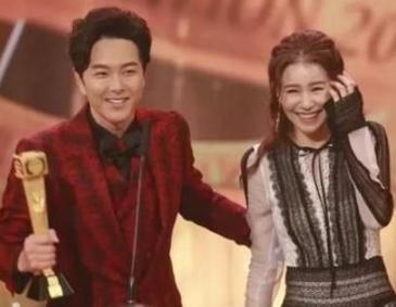 娱乐圈频频传来喜迅,萧正楠领奖公布婚讯,他们是不被祝福的一对