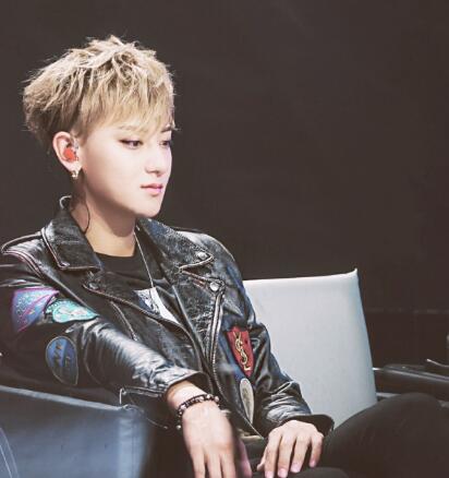 黄子韬微博又换名字怎么回事 又皮又作粉丝哭笑不得