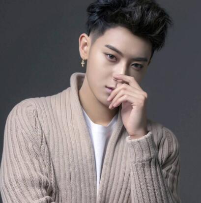 黄子韬微博又换名字怎么回事 又皮又作粉丝哭笑不得