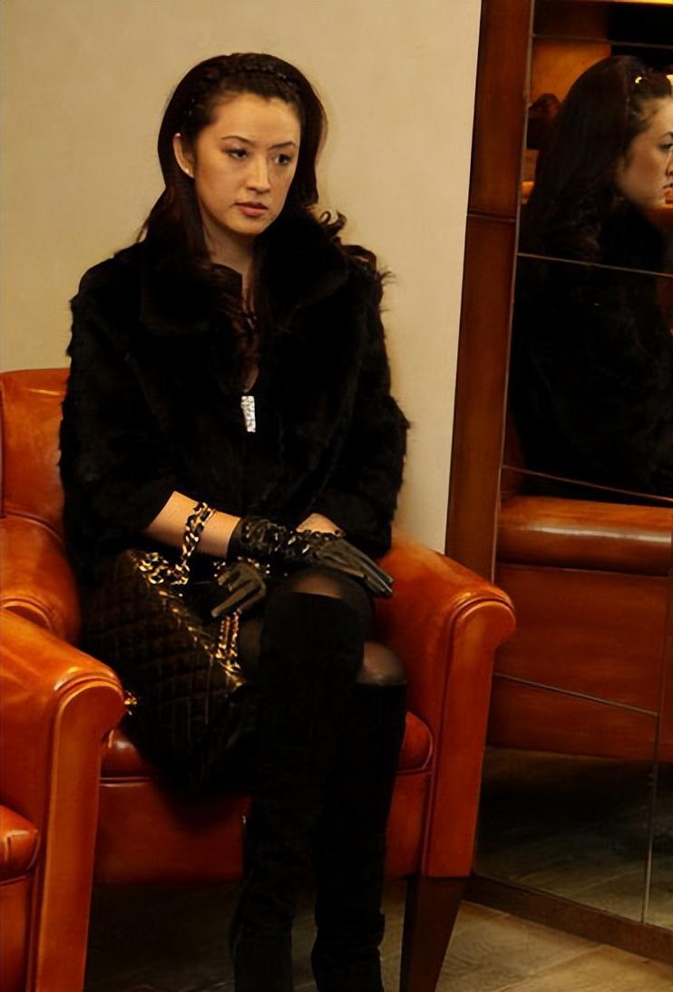 王志文老婆是谁(王志文妻子陈坚红,原来王志文每天面对如此多的女子)