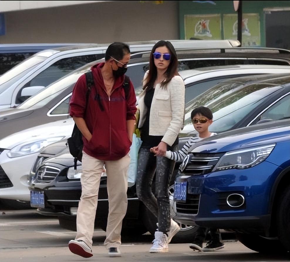 王志文老婆是谁(王志文妻子陈坚红,原来王志文每天面对如此多的女子)