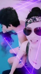 ​张柏芝晒与仨儿子合照笑容灿烂状态佳