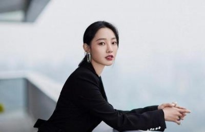 ​第一个过百亿票房的明星(吴京的票房超过多少亿)