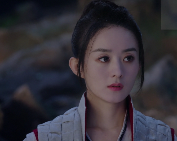 有翡赵丽颖妆发简单太现代（造型撞楚乔传）