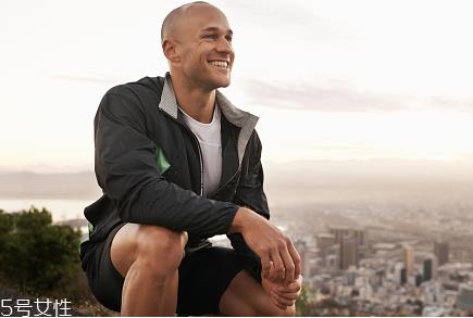 深蹲一天做多少壮阳 最值得推荐的壮阳小动作 深蹲一天做多少壮阳 最值得推荐的壮阳小动作