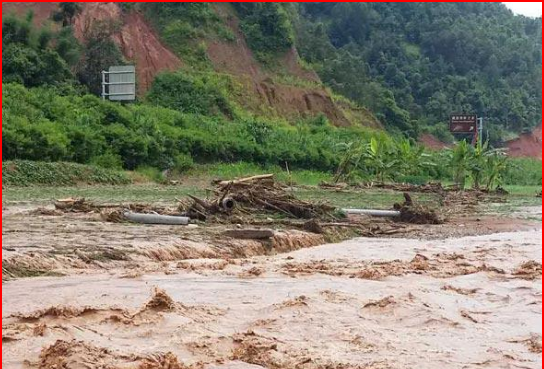 泥石流发生时应该往哪个方向跑,泥石流发生时应该往哪个方向跑图2
