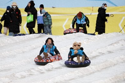 ​残疾人进“鸟巢”畅享冰雪运动乐趣