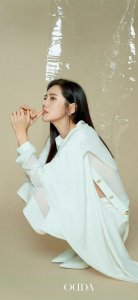 ​秋瓷炫早期性感白裙写真