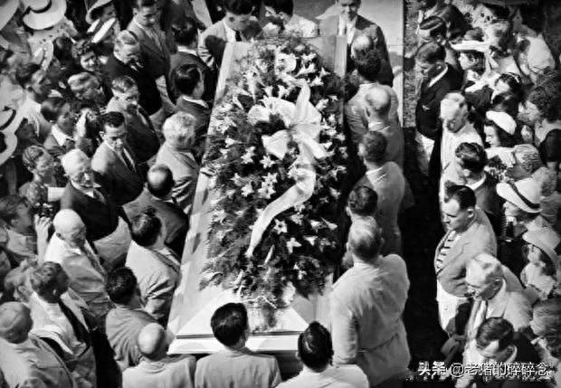 世界第一巨人老照片：身高2米72，重444斤