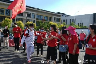 ​加油！全国多地高考现场实拍图