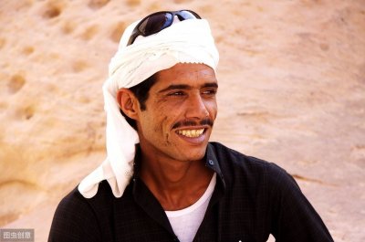 ​三毛笔下的＂撒哈拉威人＂是个从骄傲中走出奴性的民族