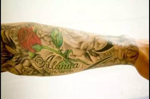 兰迪奥顿纹身花臂图案（奥顿纹身秀恩爱）(3)