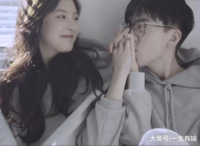 章若楠费启鸣合作拍视频, 甜出新高度, 这碗“狗粮”先干为敬!