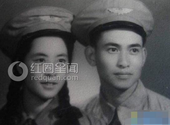 朱珠真空照上阵春光乍泄 朱珠家庭背景显赫吗