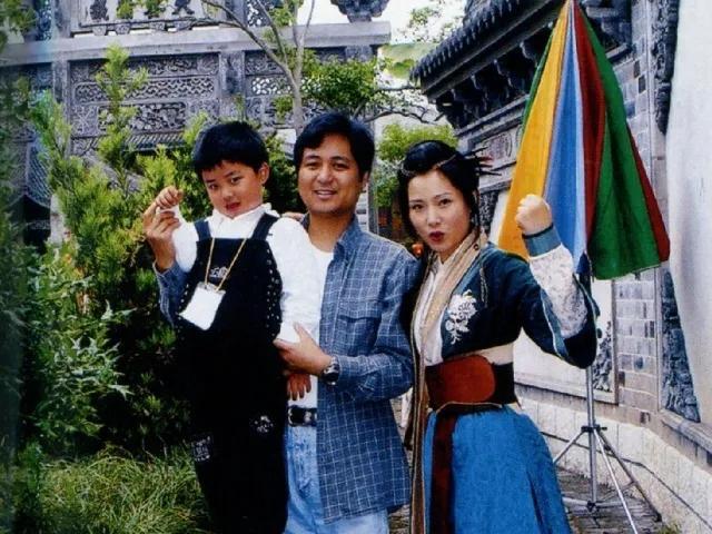 何赛飞与老公合影（老戏骨何赛飞被母亲抛弃）(32)