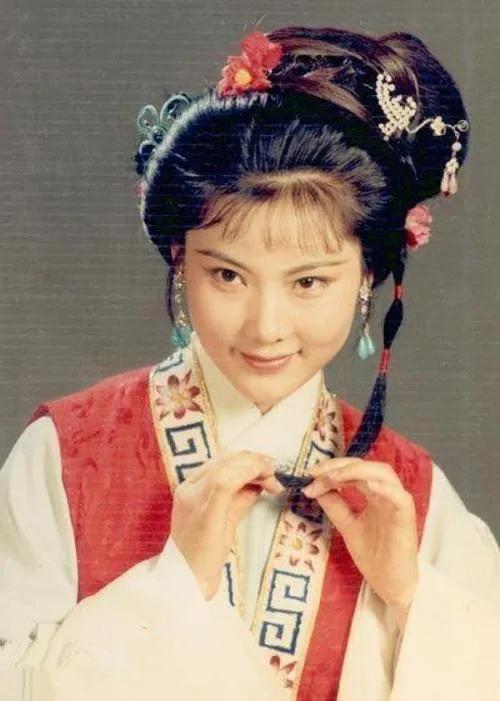 何赛飞与老公合影（老戏骨何赛飞被母亲抛弃）(15)