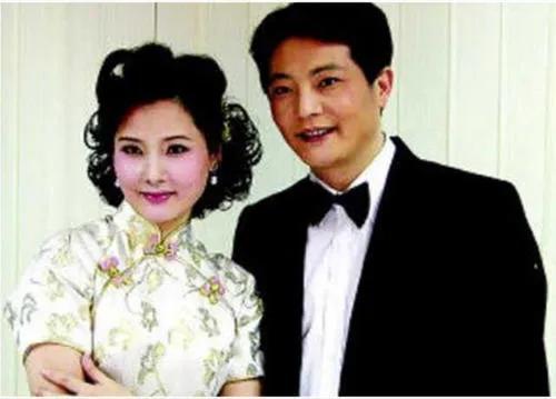 何赛飞与老公合影（老戏骨何赛飞被母亲抛弃）(22)