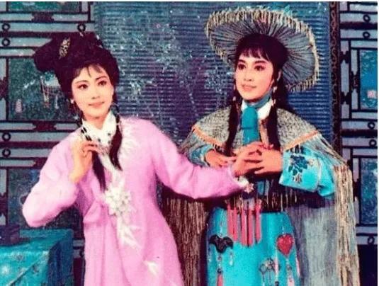 何赛飞与老公合影（老戏骨何赛飞被母亲抛弃）(7)