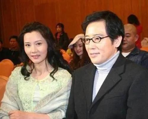 何赛飞与老公合影（老戏骨何赛飞被母亲抛弃）(9)