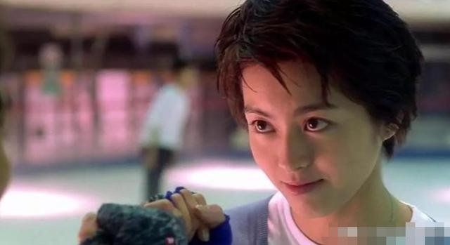 梁咏琪蛋糕事件始末（1999梁咏琪郑伊健恋爱）