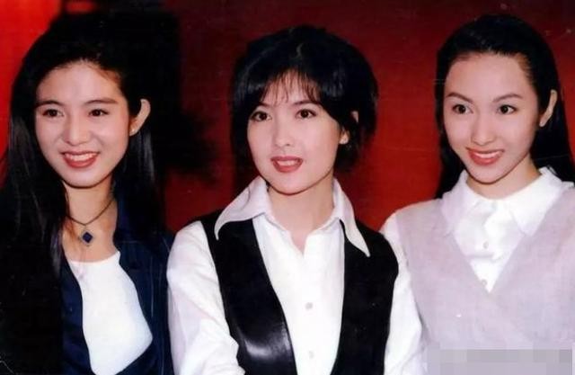 梁咏琪蛋糕事件始末（1999梁咏琪郑伊健恋爱）