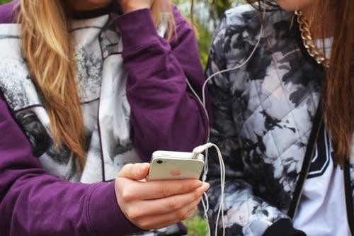 追女孩子日常聊天话题 追女孩子日常聊天话题