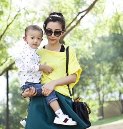 李冰冰颜值巅峰有多高（46岁李冰冰没结婚生娃却喜欢晒李雪儿女）(4)