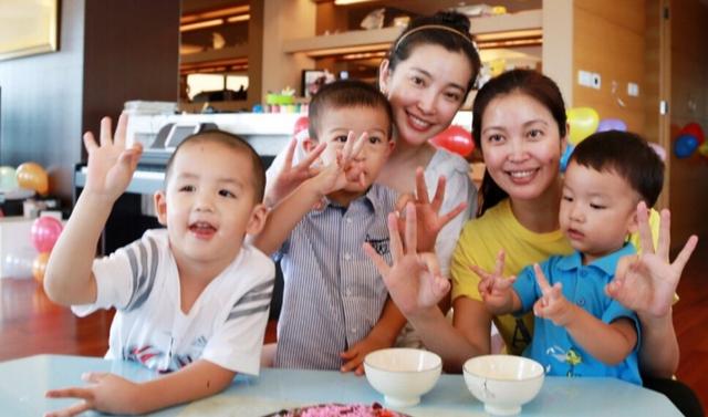 李冰冰颜值巅峰有多高（46岁李冰冰没结婚生娃却喜欢晒李雪儿女）(5)