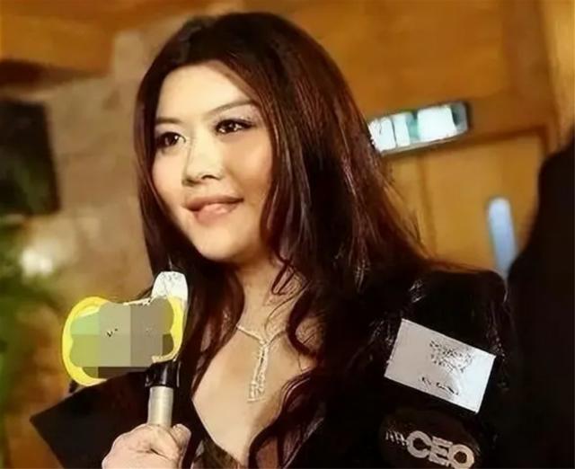 丁佩离开向华强后嫁谁（丁佩究竟做了什么）(4)