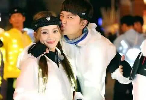 李小璐风波还没散去，贾乃亮旗下的当红小鲜肉再添风流韵事