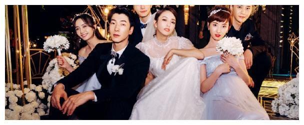 佟丽娅新作《不婚女王》，身高差显得她像少女，男主就是故事原型