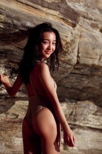 ​谁看谁喜欢！板野友美：娱乐圈中的颜值与身材双重女神